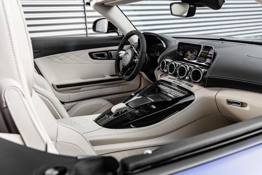 Интерьер Mercedes-AMG GT R Roadster (R190) 2019 года  (WW) (фото 18 из 42)
